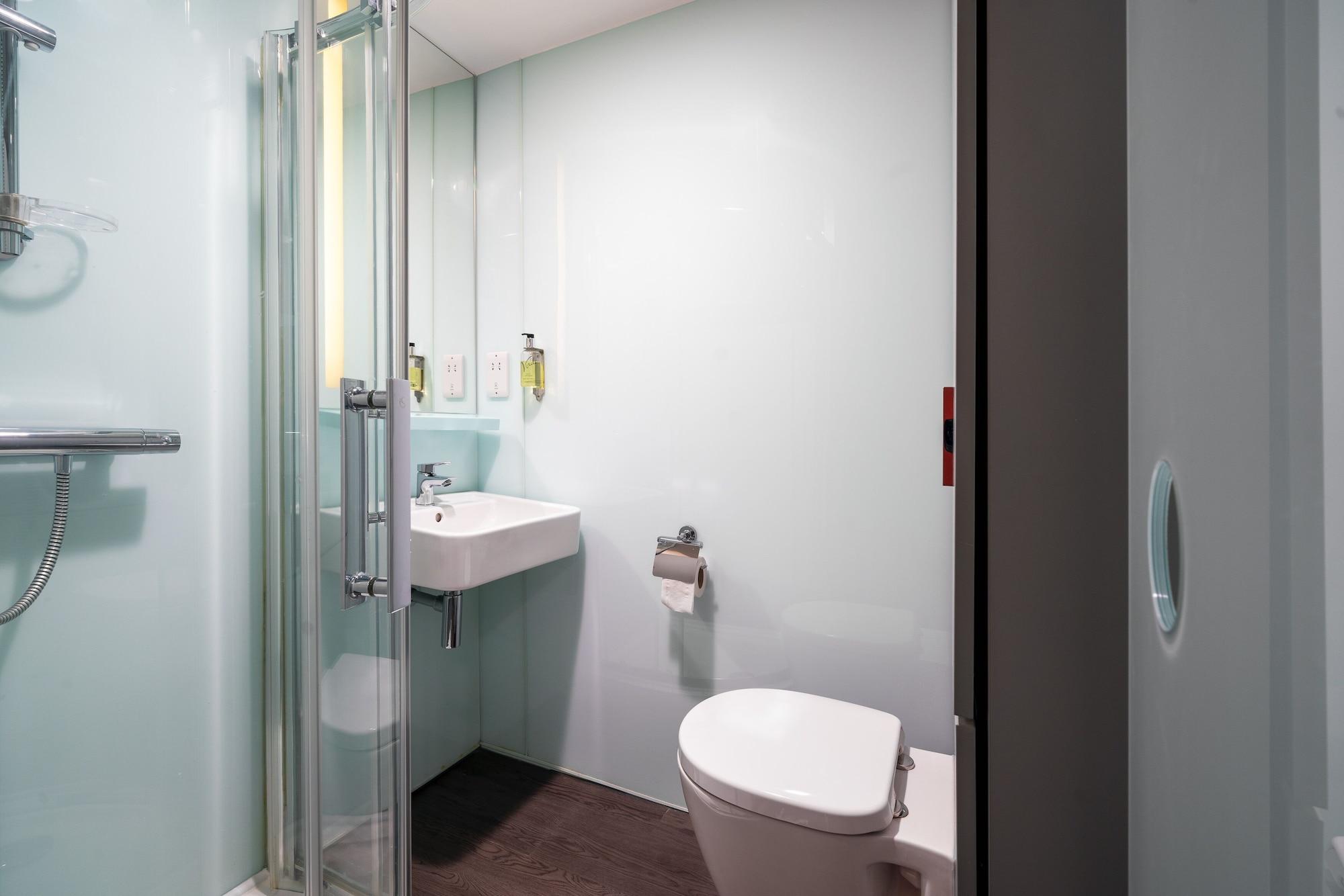 Easyhotel Birmingham Bagian luar foto