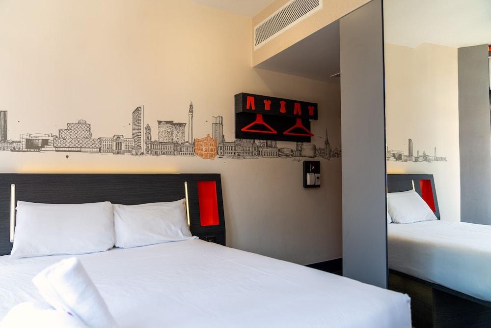 Easyhotel Birmingham Bagian luar foto
