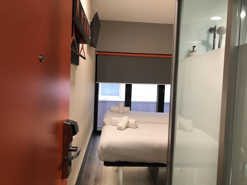 Easyhotel Birmingham Bagian luar foto