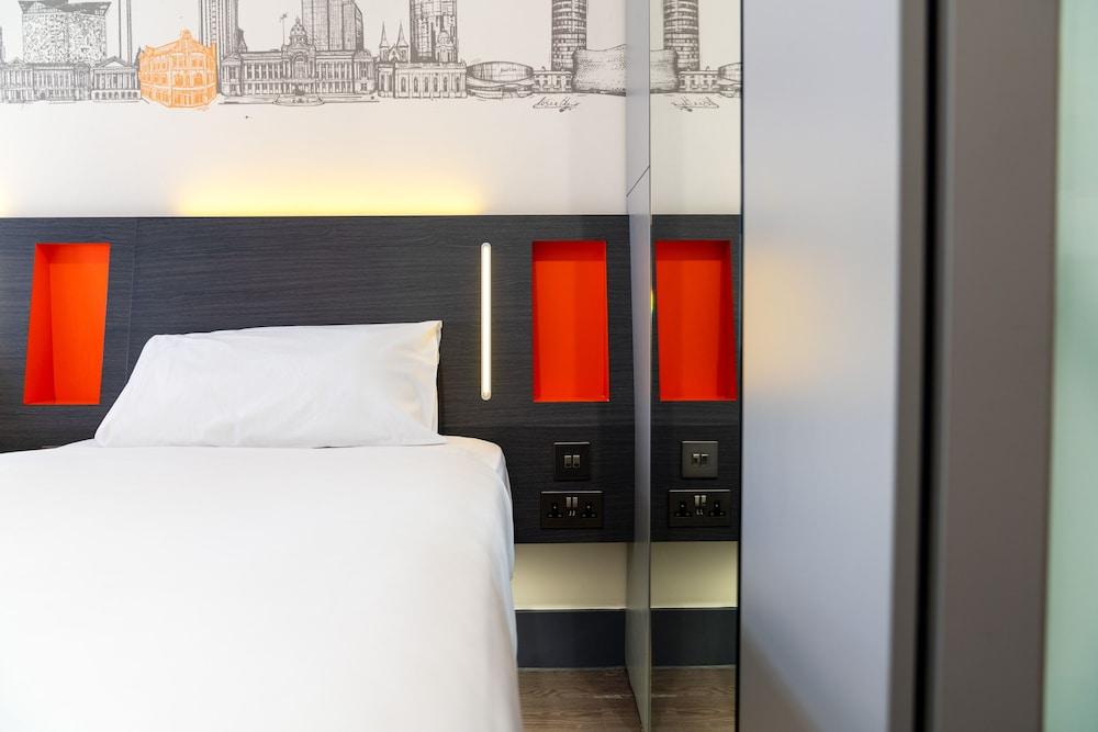 Easyhotel Birmingham Bagian luar foto