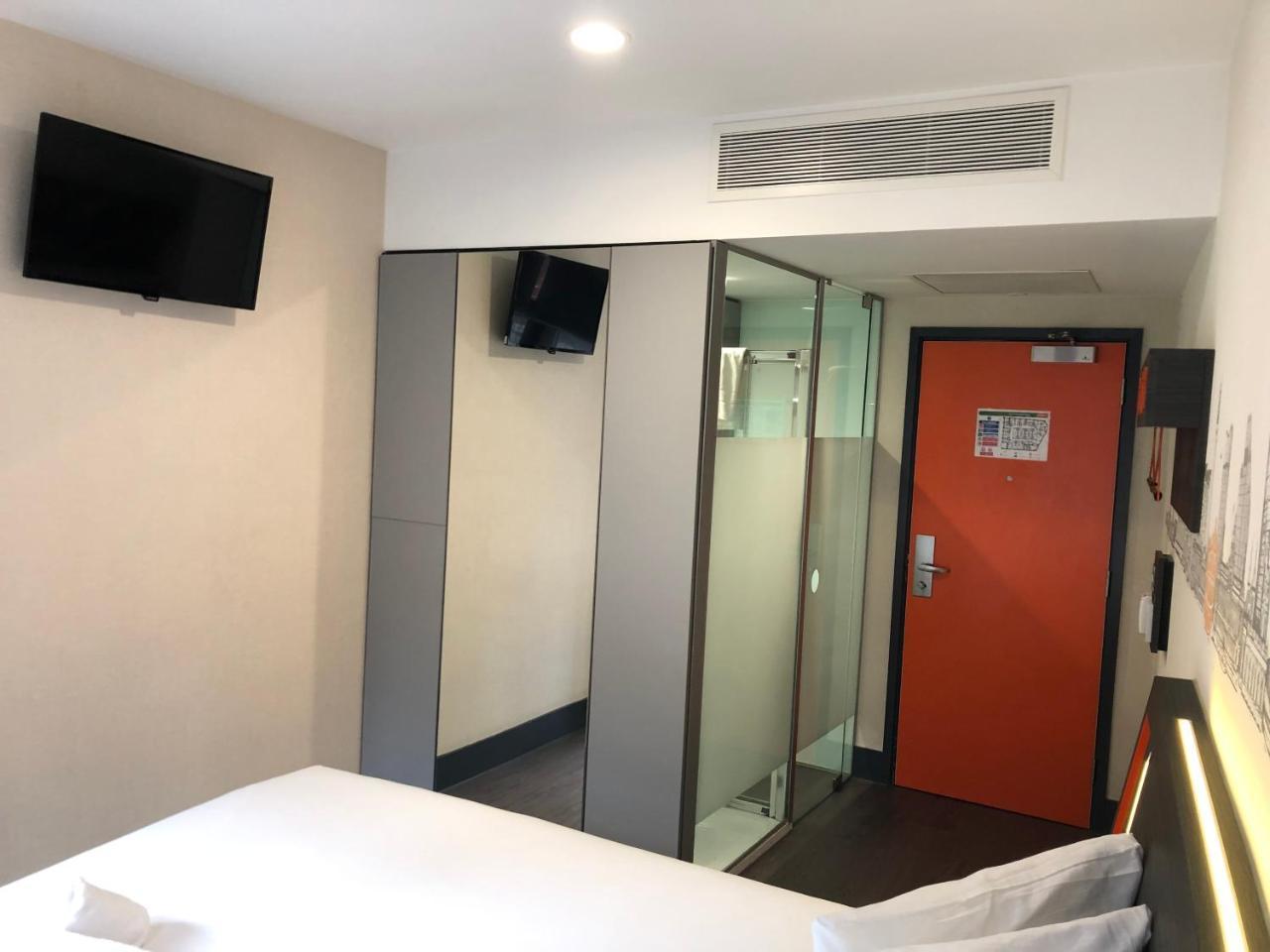 Easyhotel Birmingham Bagian luar foto