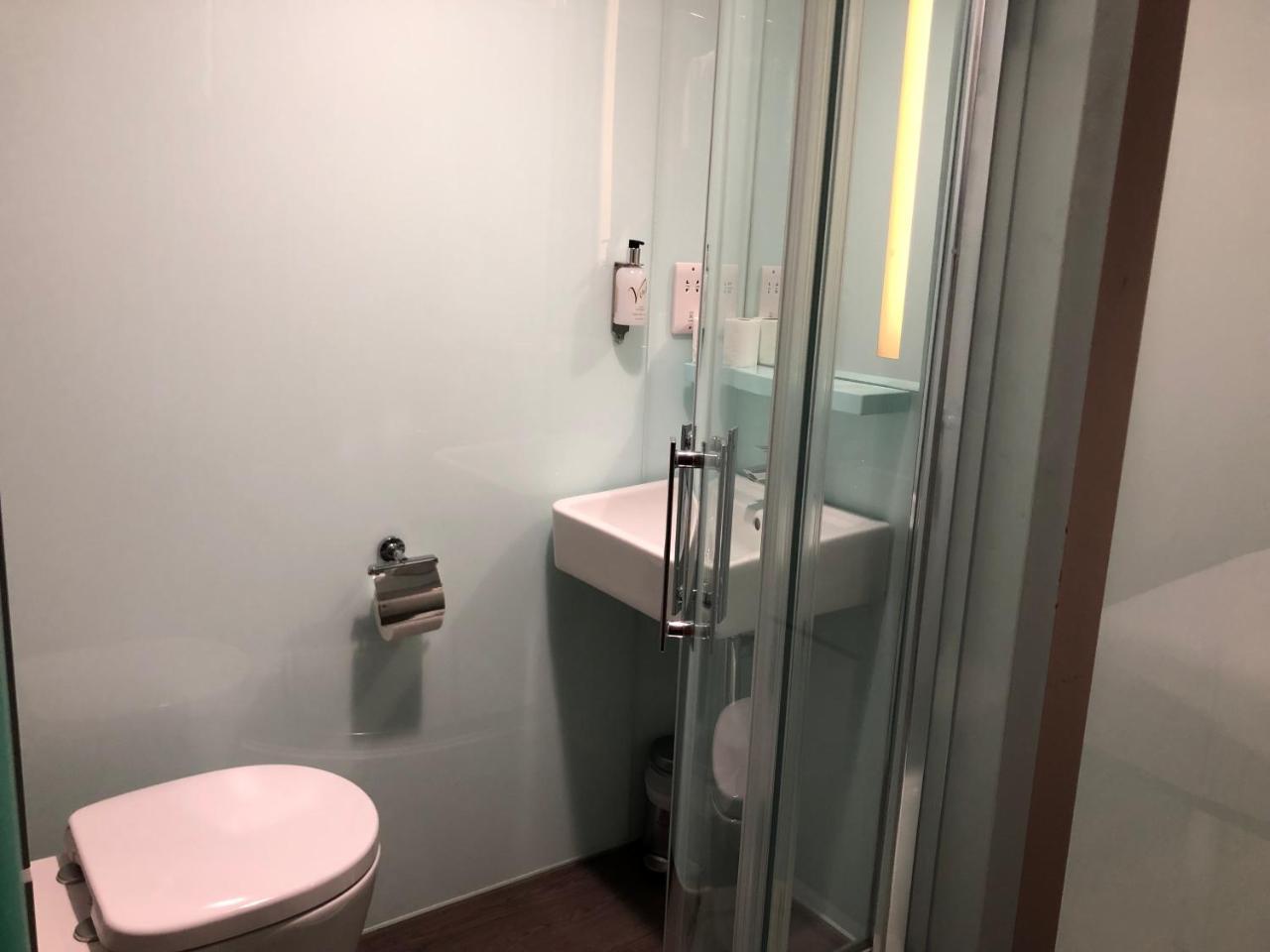Easyhotel Birmingham Bagian luar foto